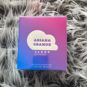 Ariana Grande Cloud Fragrance